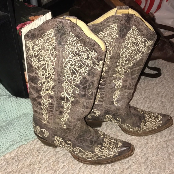 Corral Shoes - Gently worn corral wedding cowboy boot